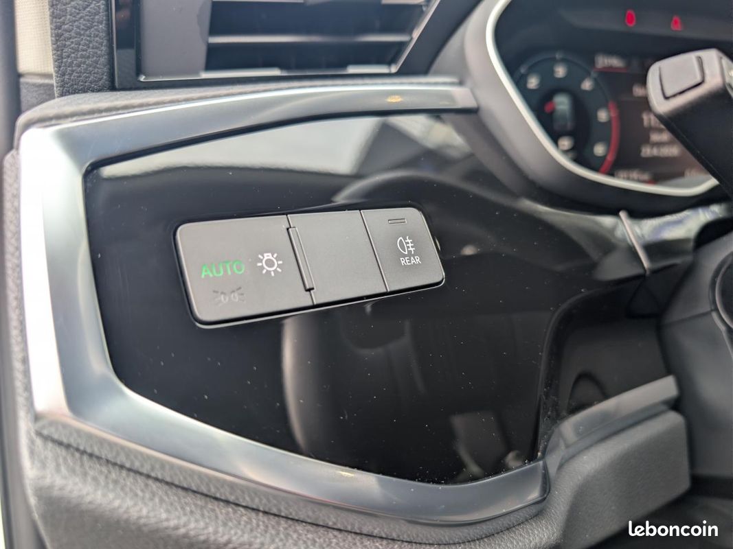 AUDI Q3 Sportback 35 TDI 150 ch Design S-tronic 7 (image 19)