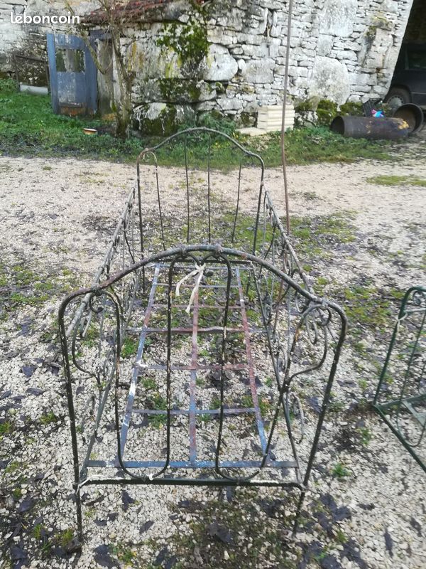 Lit ancien (image 1)