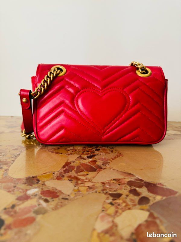 Gucci Marmont Rouge Sac à mains en cuir Accessoires Bagagerie
