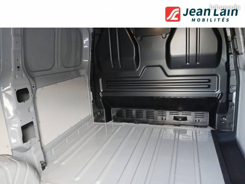 Volkswagen Transporter FOURGON VAN L1H1 2.0 TDI 150 BVM6 (image 17)