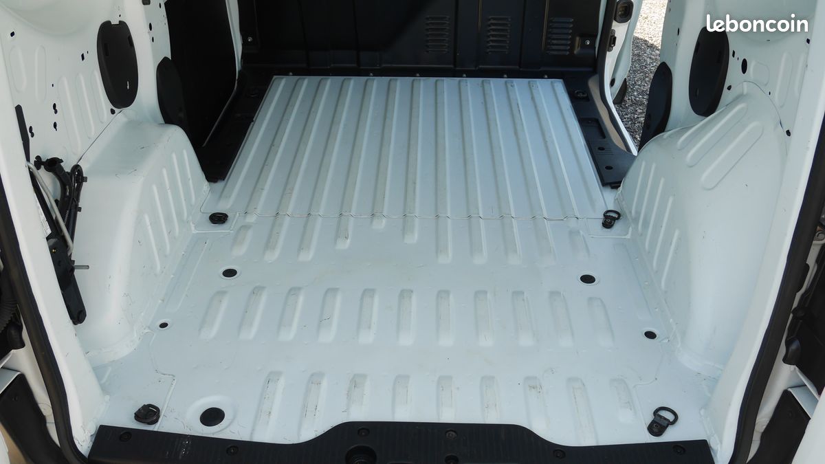 EXPRESS VAN 1.5 BLUE DCI 95 CONFORT tva récupérable (image 3)