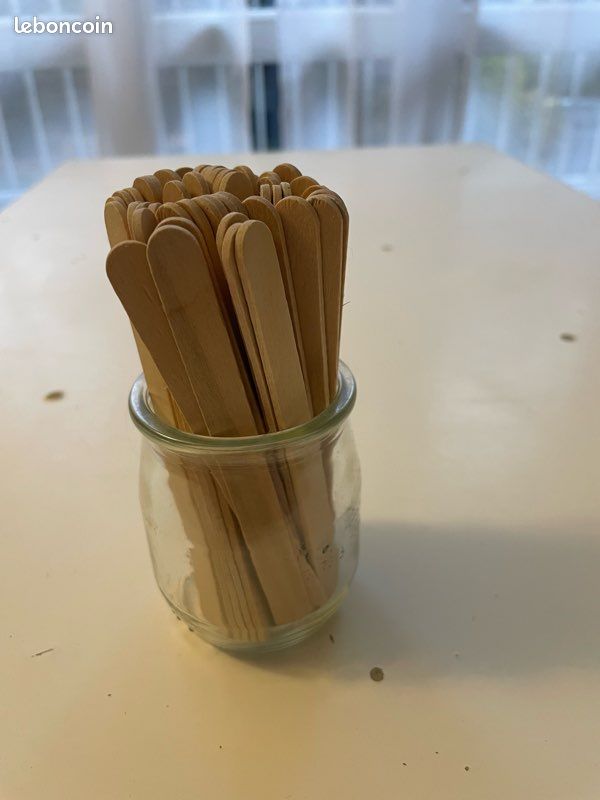 Bâtonnets en bois (image 1)