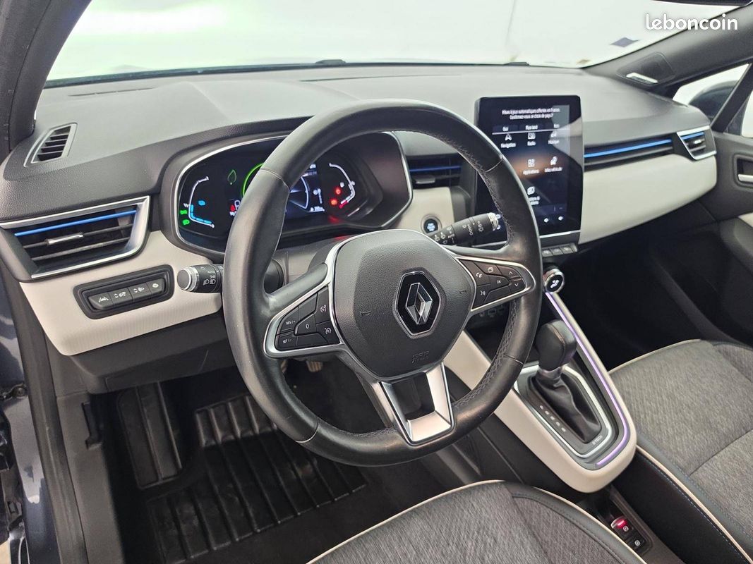 RENAULT Clio E-Tech 140 - 21 Première Edition (image 10)
