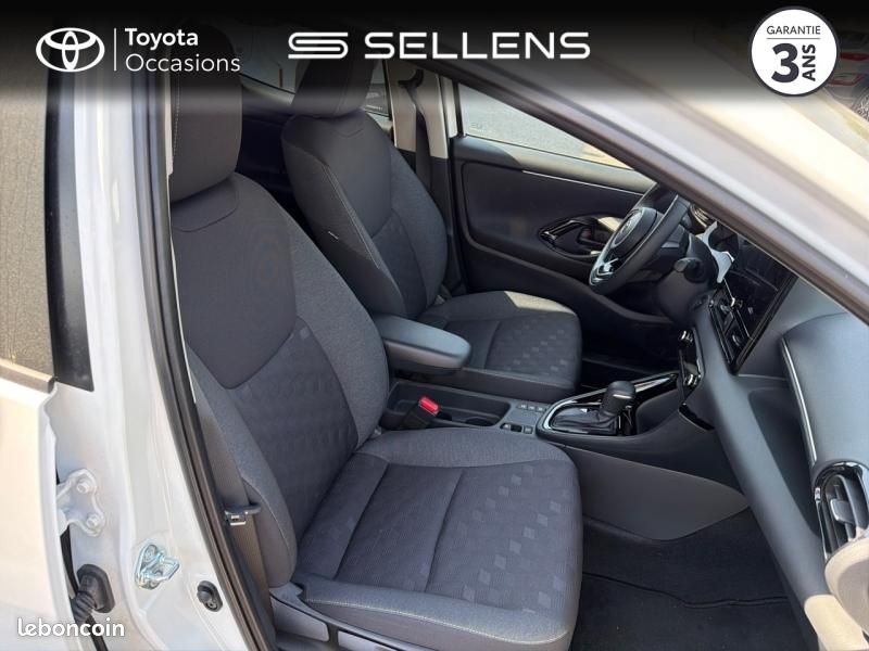 Toyota Yaris 116h Design 5p MY25 (image 12)