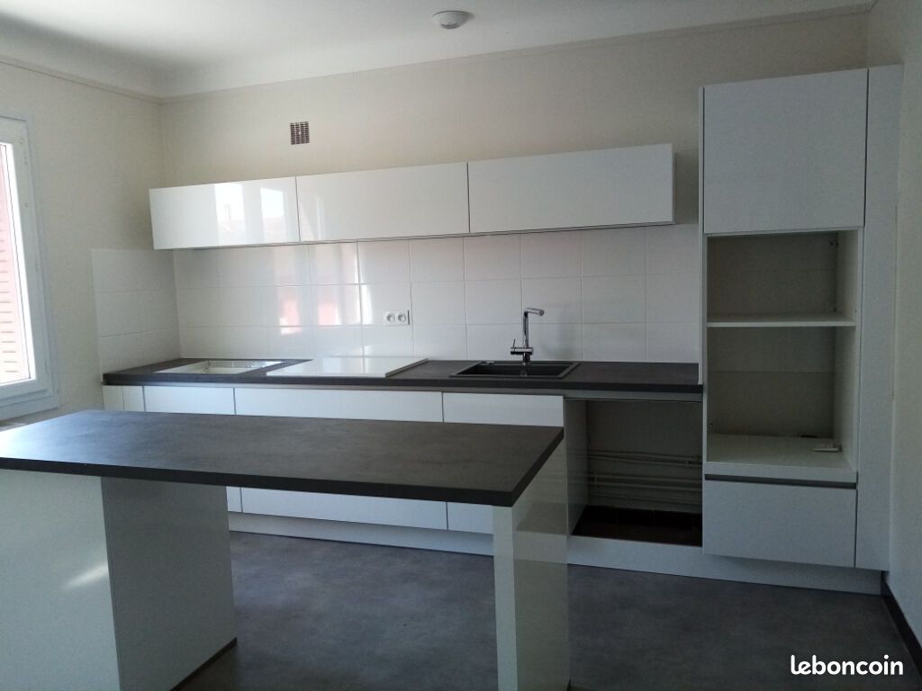 Appartement 4 pièces 101 m² · à Saint-Laurent-sur-Saône · 101 m² · 818 €