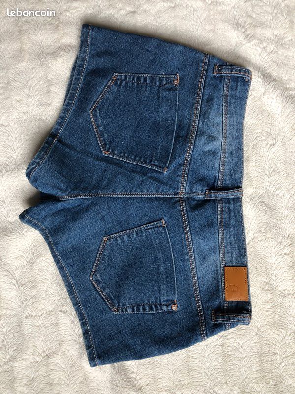 Mini short taille 38 (image 2)