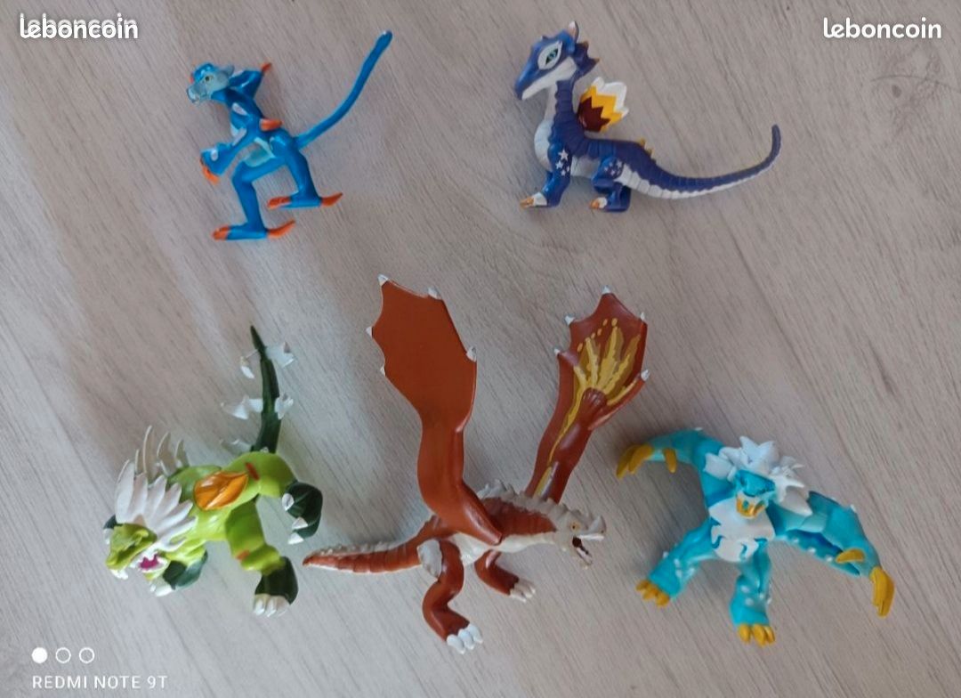 Lot 5 Figurines "Invizimals" đČ (image 1)