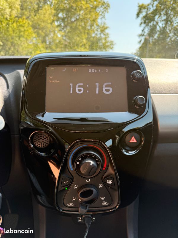Peugeot 108 Allure – Seulement 34 000 km – CT vierge – Très bon état (image 15)
