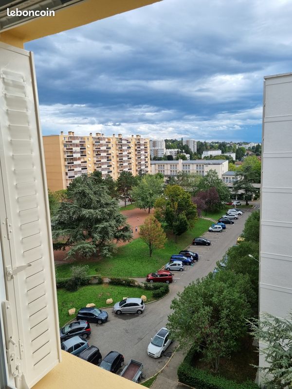 Appartement 4 pièce(s) 68 m²à louer Sainte-foy-les-lyon