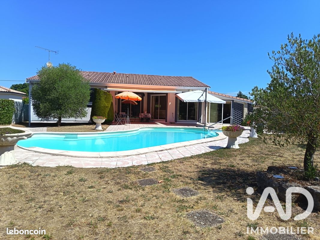 Maison 4 pièces 100 m² · à Les Peintures · 100 m² · 252 000 €