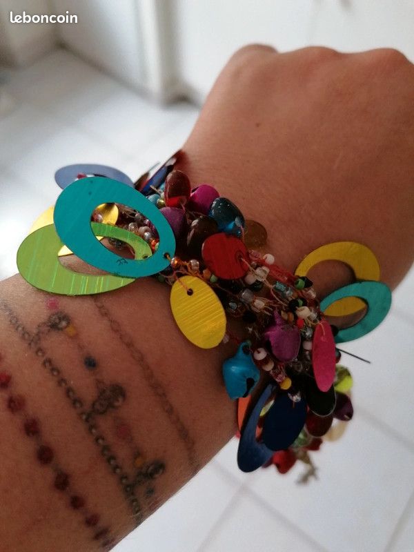 Bracelet à breloques fantaisie (image 1)