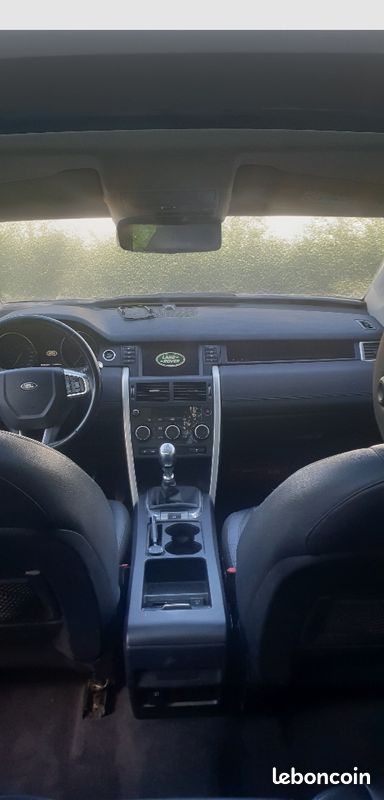 Land rover 2016 (image 1)