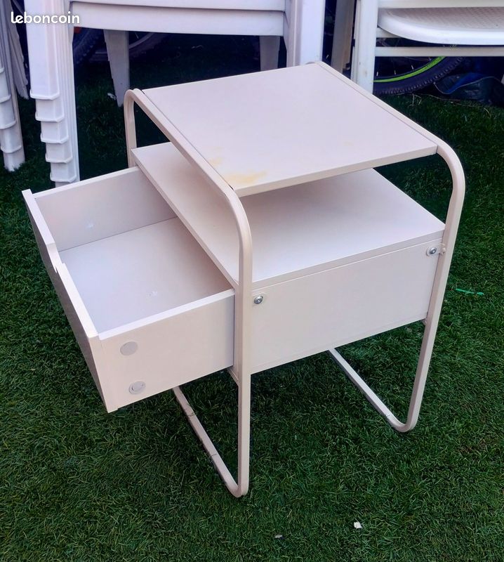 Petite table de chevet métallique (image 2)