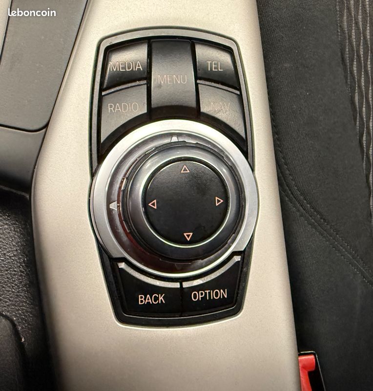 BMW SERIE 1 118i 136ch BUSINESS BVA8 (image 30)