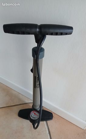 Lot de 4 pompes à vélo anciennes Années 50/60 TORNADE