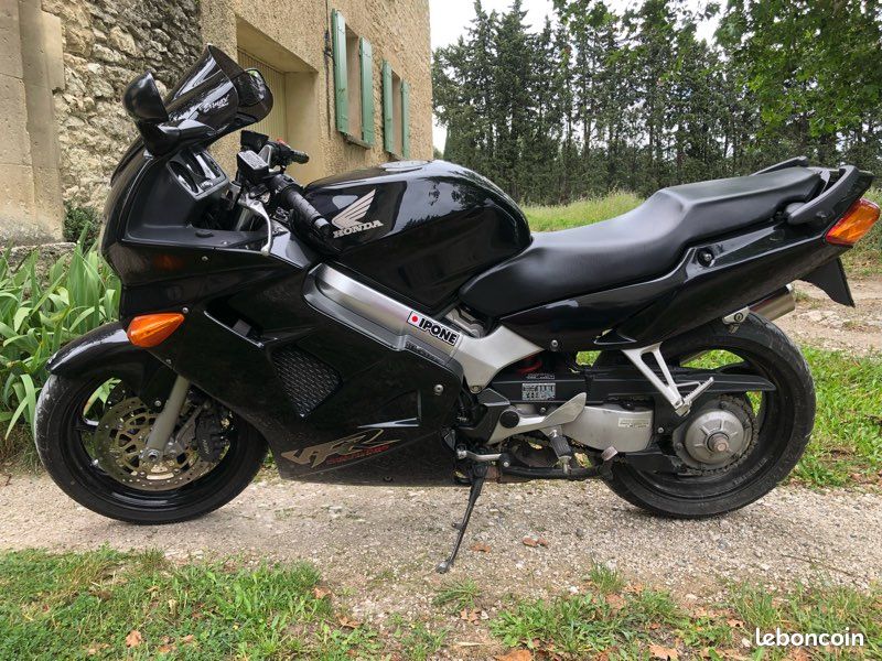 Honda 800 Vfr rc46A (image 1)
