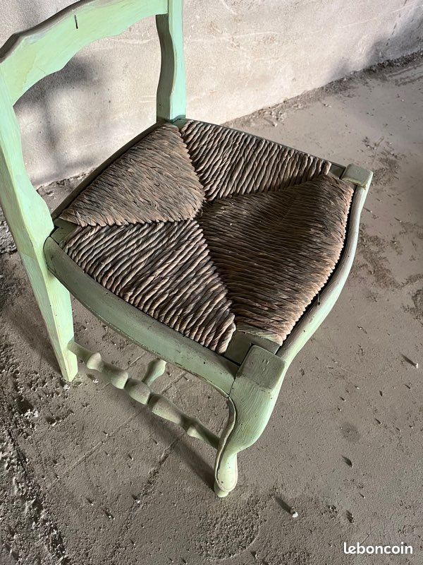 Chaise verte assise en paille (image 3)