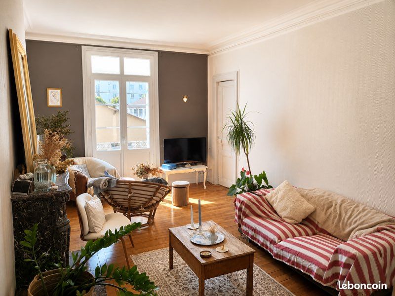 Appartement 3 pièces 95 m² · à Châtellerault · 95 m² · 580 €