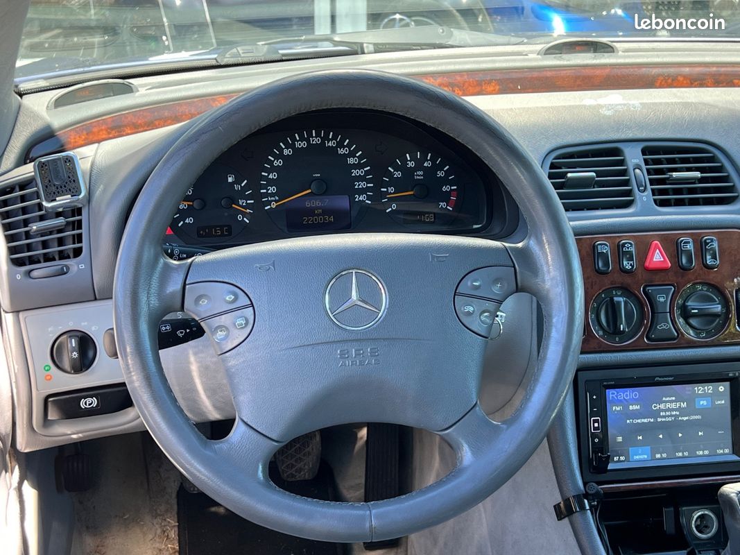 Mercedes CLK CABRIOLET 200 2.0 136 ch / Finition Elegance (image 21)