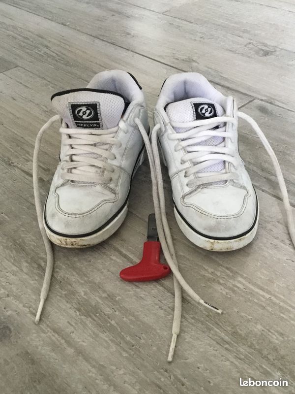 Chaussures à roulettes (image 1)