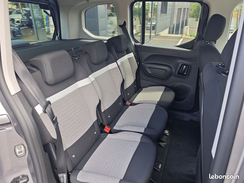 Citroën Berlingo III 1.5 BLUEHDI 130 EAT8 PLUS N1 (image 20)