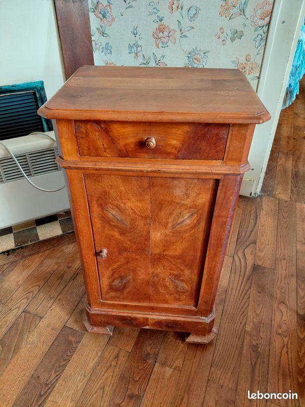 Table de chevet ancien (image 1)