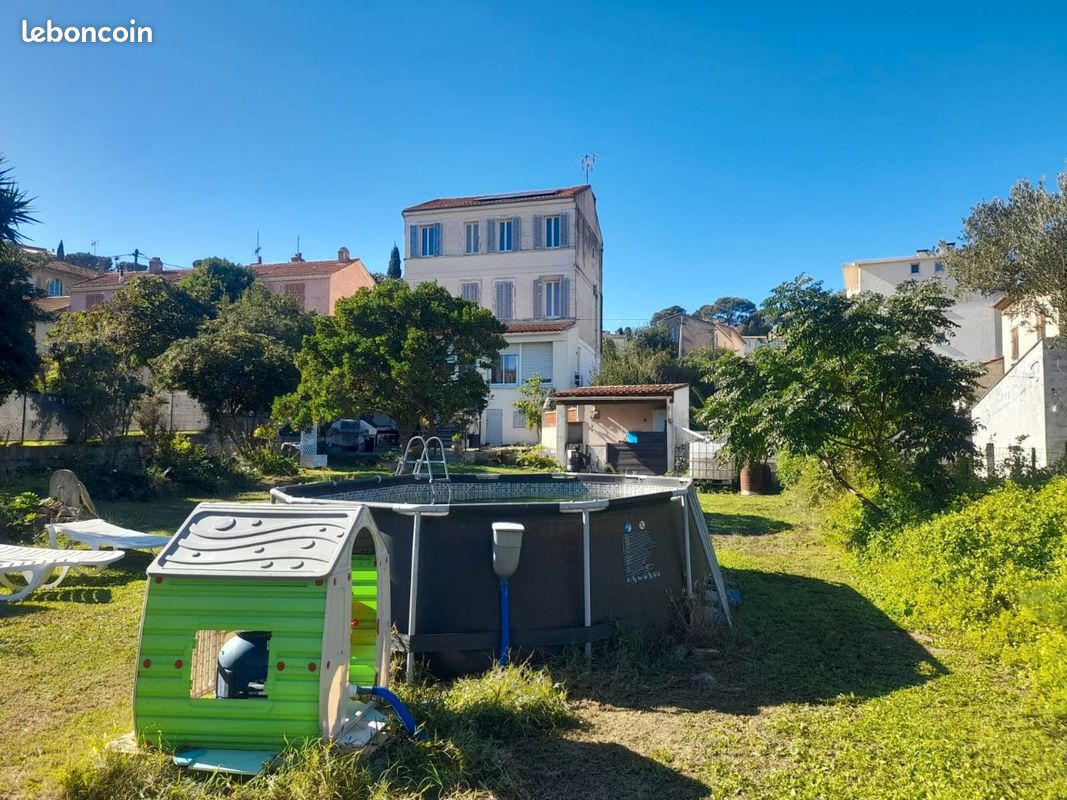 Maison 8 pièces 172 m² · à La Seyne-sur-Mer · 172 m² · 525 000 €