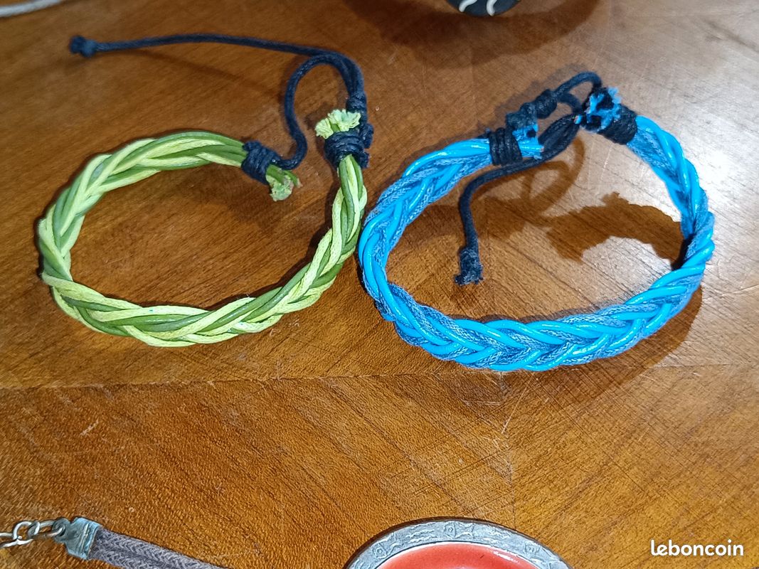 Lot de bijoux fantaisie (image 9)