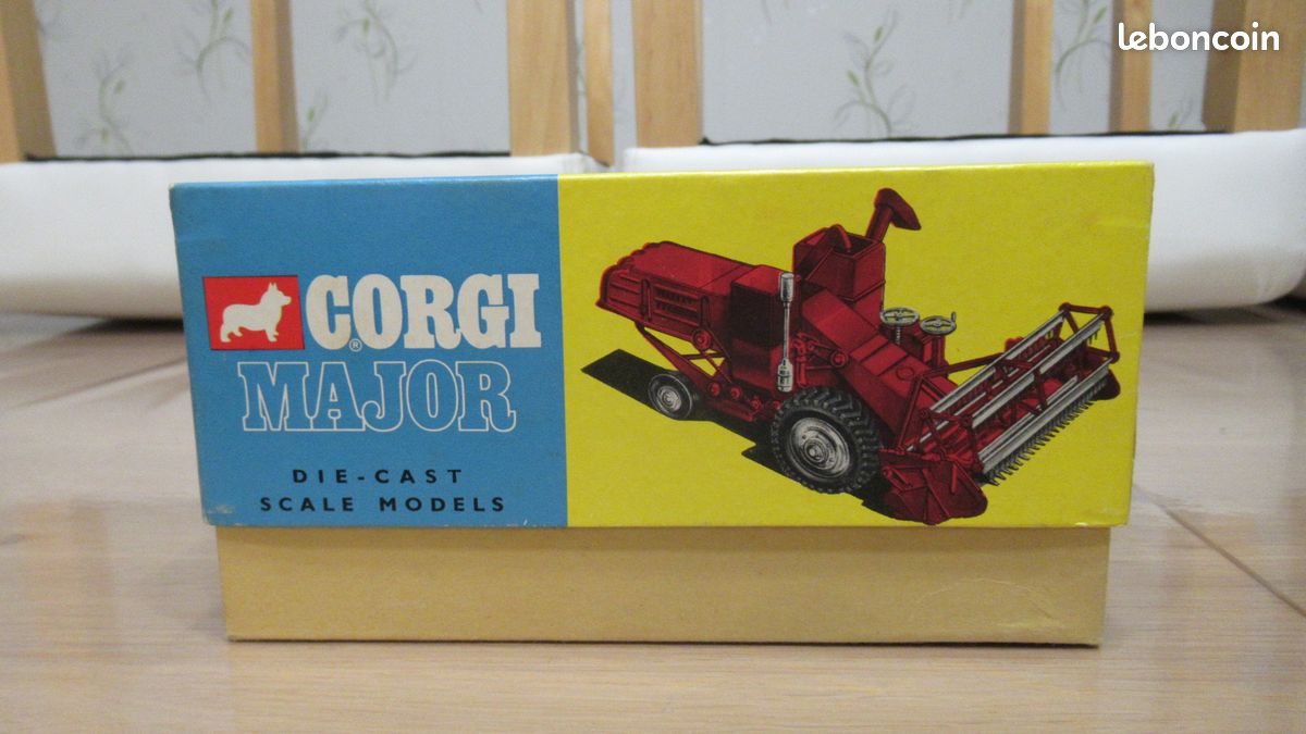 Lot cadeau vintage jouets Corgi 9 pelle de fonctionnement