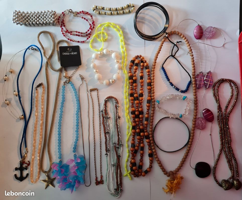 GROS LOT DE bijoux fantaisie en état avec ceinture COCO EUR 10,00 - FR