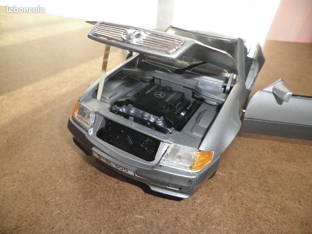 Premium Classixxs 1:18 - 1 - Voiture De Sport Miniature - Mercedes Benz Sl Class 500 Cabriolet Premium Classixxs 1:18 - 1 - Voiture De Sport Miniature - Mercedes Benz Sl Class 500 Cabriolet