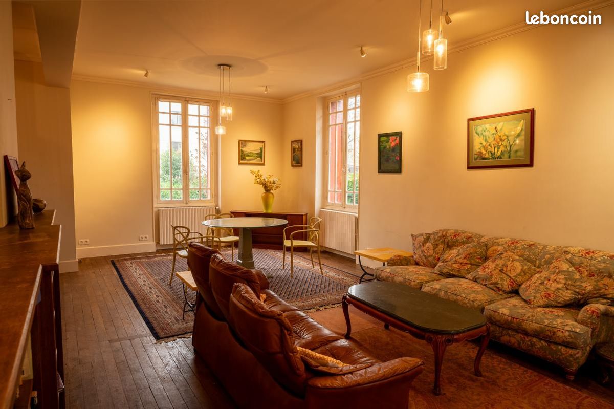 Propriété 5 pièces 155 m² - Ribérac 24600 (image principale 2)