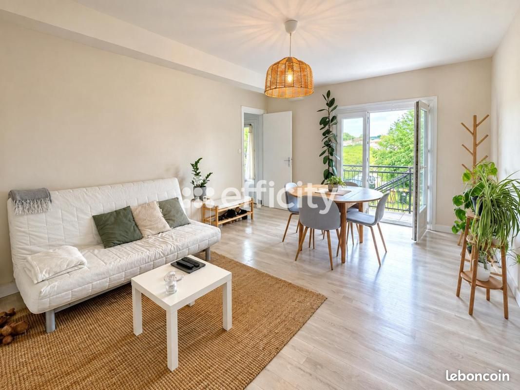 Maison 6 pièces 169 m² · aux Peintures · 169 m² · 179 000 €