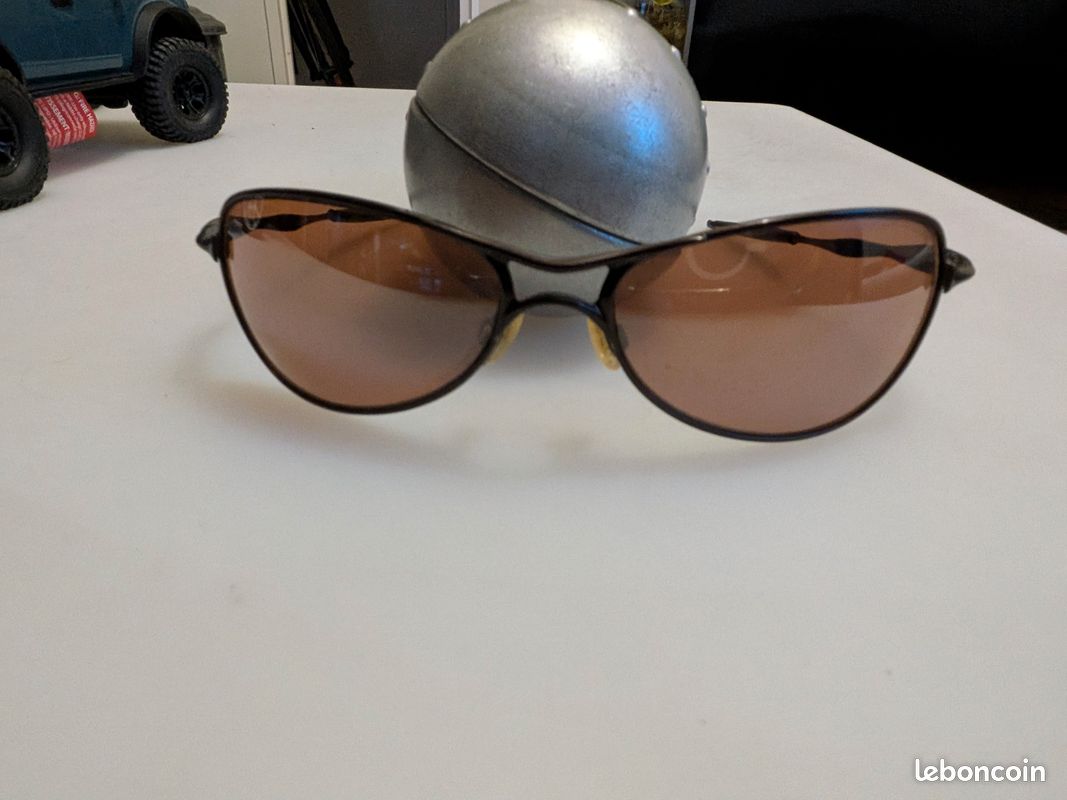 Vends lunette solaire femme OAKLEY (image 2)