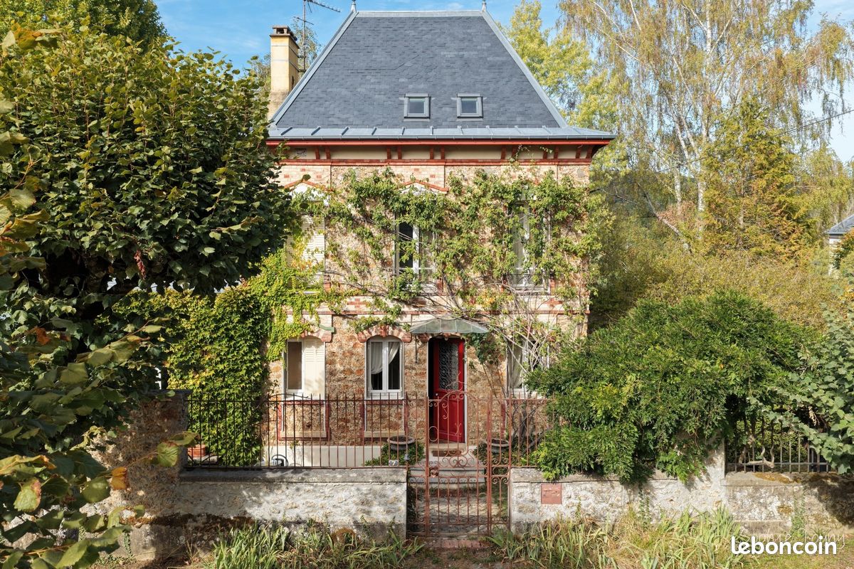 Maison 7 pièces 160 m² · à Saint-Rémy-lès-Chevreuse · 160 m² · 829 000 €