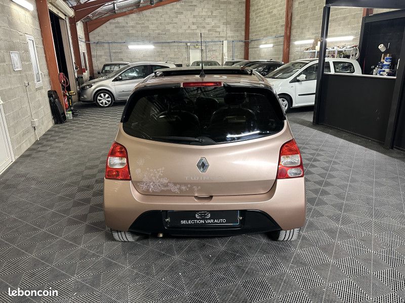 Renault TWINGO II 1.5 DCI 75CH MISS SIXTY ECO² PREMIÈRE MAIN GARANTIE 60 MOIS POSSIBLE (image 5)