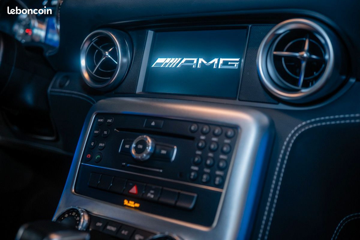 Mercedes-Benz SLS AMG 571ch (image 17)
