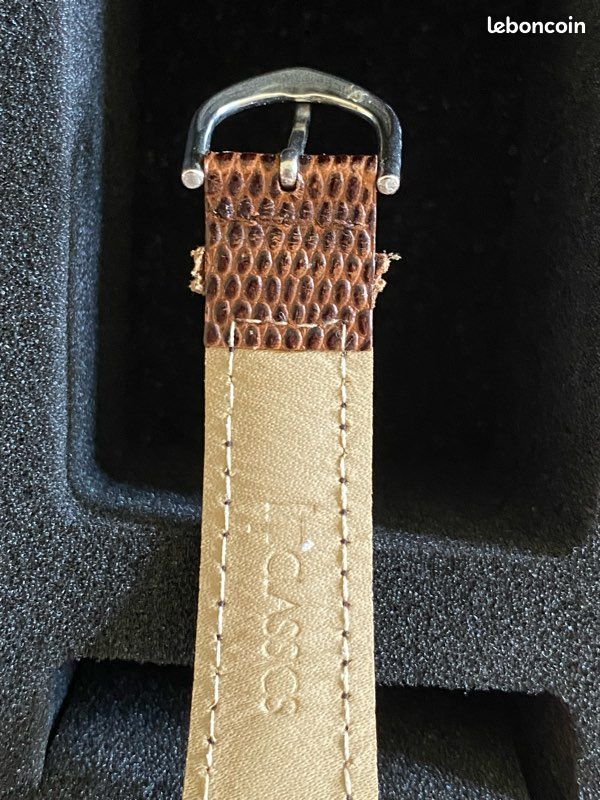 Montre LIP Vintage Pour Femme - Cadran Rectangulaire, Bracelet Acier, Quartz