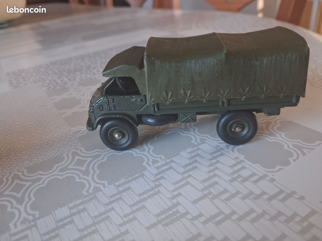 Dinky toys militaire GB- 10 ton truck - neuf en boite ref 622, Vente aux enchères : Jouets