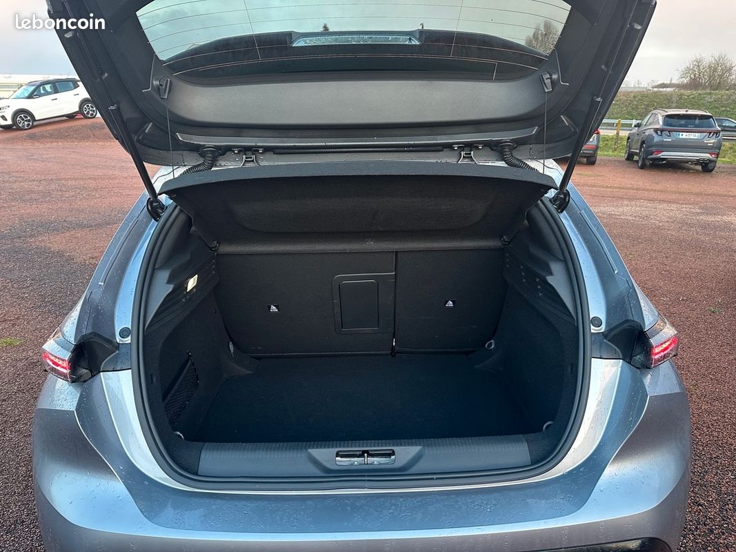 Peugeot 308 ALLURE PACK ESSENCE 130 CV EAT8 (image 17)