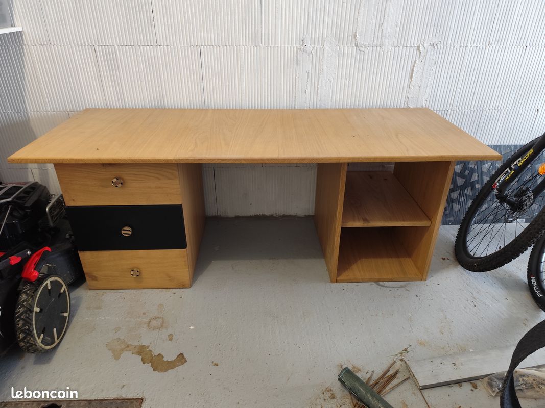 Bureau (image 2)