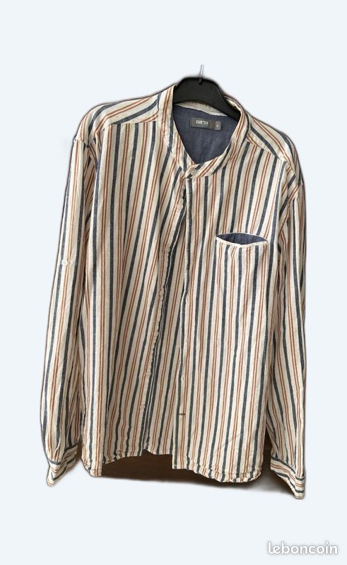 Tres agréable chemise col mao taille m de marque custer Vêtements