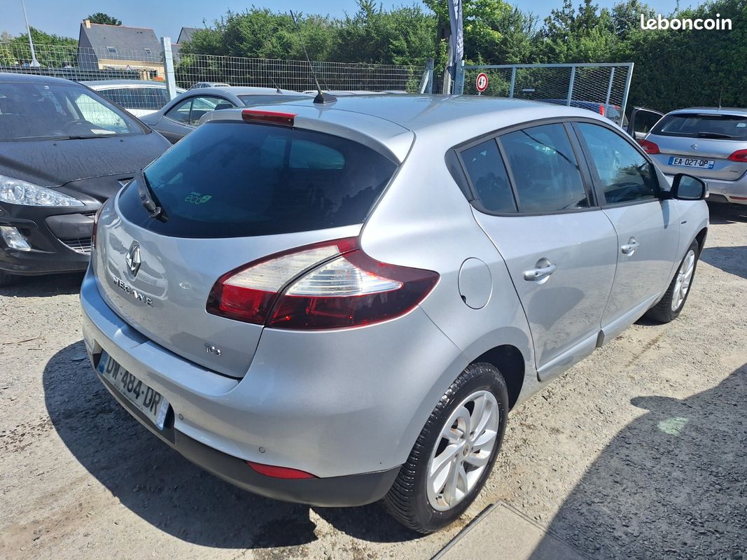RENAULT MEGANE III BERLINE TCE 115 Energy eco2 Limited (image 4)