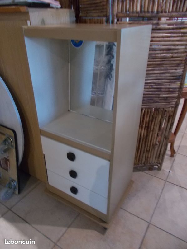 Meuble et miroir (image 2)