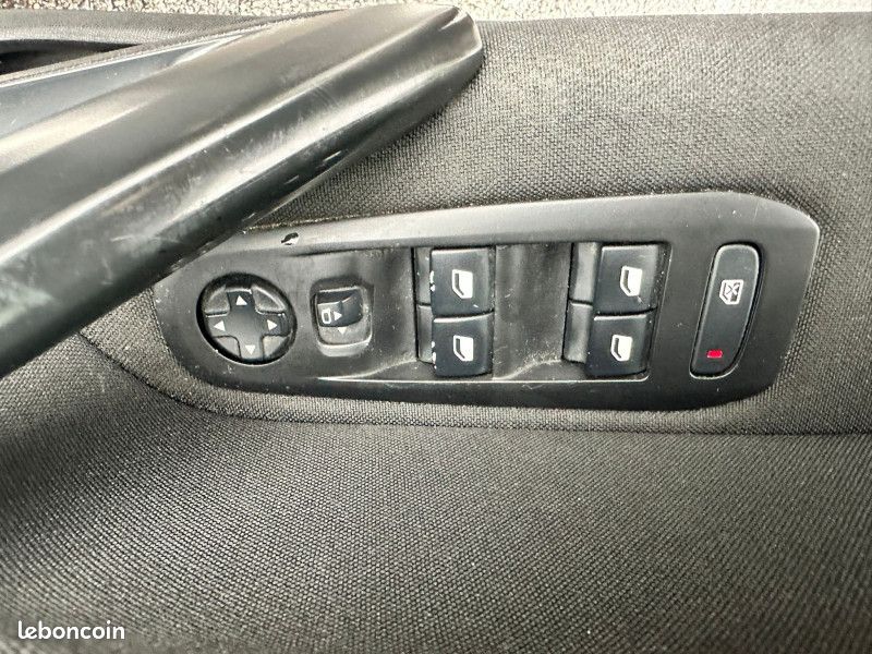 Peugeot 308 SW 1.5 BLUEHDI 130CH S&S STYLE (image 14)