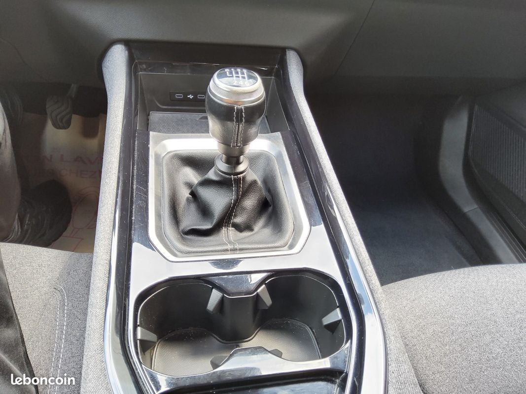 RENAULT AUSTRAL mild hybrid advanced 130 Evolution EXPORT -3 ANS ALGÉRIE MAROC TUNISIE (image 18)