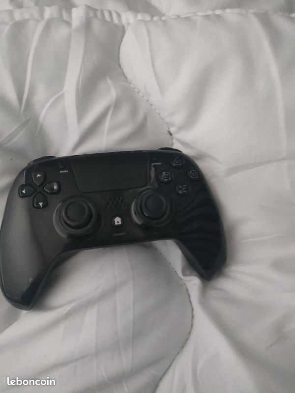 PS4 pro (image 3)