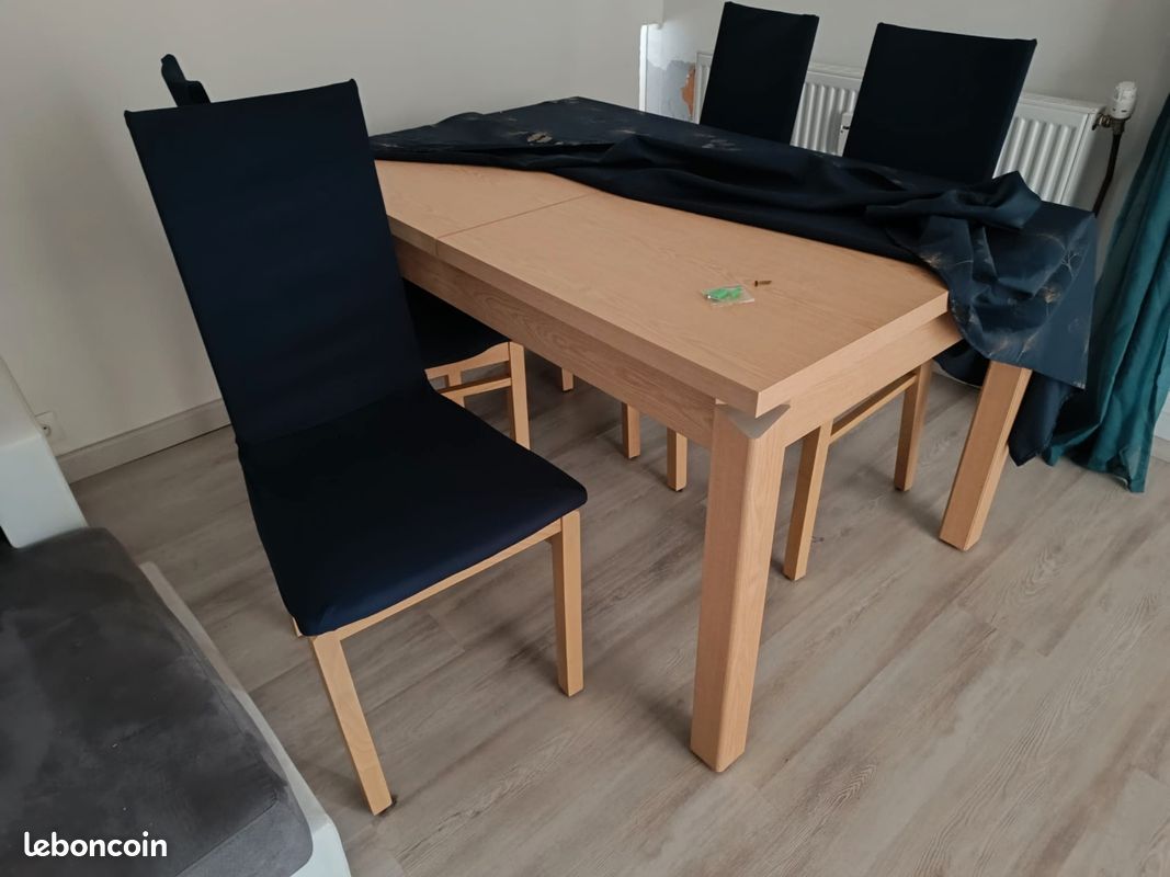 Grande table en bois avec rallonge pour 8 convives (image 2)