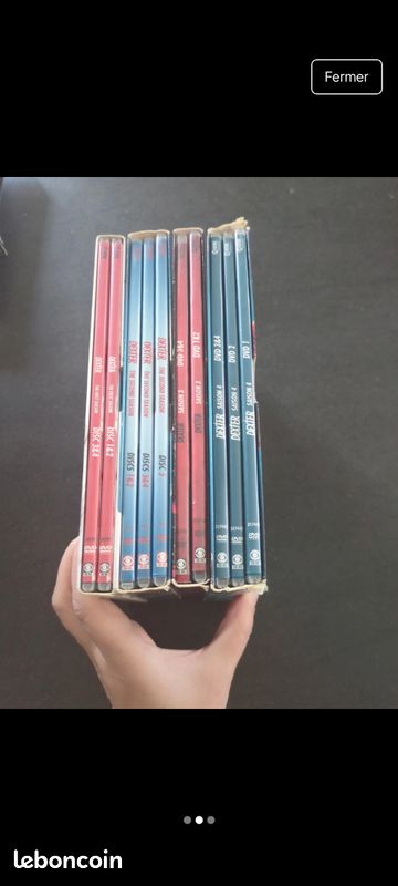 Saison 1 Saisons 1 à 4 de Dexter. 
Les pochettes cartonnées sont abîmées (image 2)