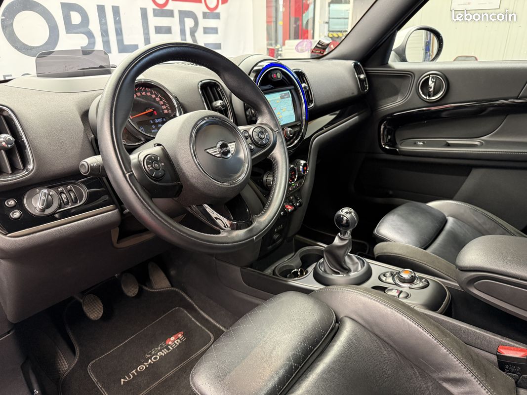 MINI Countryman II (F60) COOPER 1.5 i 136 cv BVM6 (1ère main, toit ouvrant, affichage tête haute) (image 11)